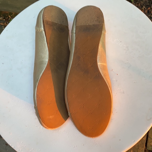 Jack Rogers platinum Delfino flats! - Picture 3 of 4